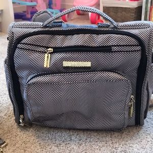 Juju be the queen of Nile B.f.f